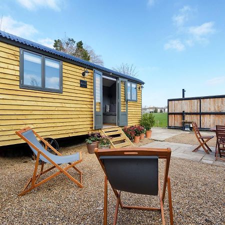 Pass The Keys Whitstable Shepherds Hut Minutes From The Harbour Villa Exteriör bild