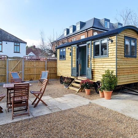 Pass The Keys Whitstable Shepherds Hut Minutes From The Harbour Villa Exteriör bild