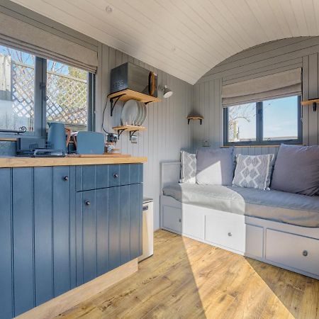 Pass The Keys Whitstable Shepherds Hut Minutes From The Harbour Exteriör bild