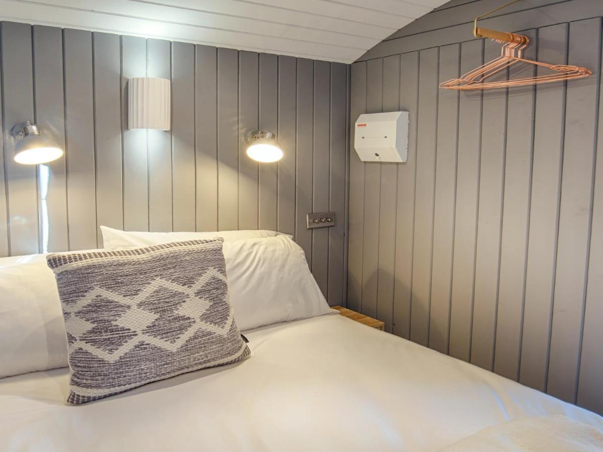 Pass The Keys Whitstable Shepherds Hut Minutes From The Harbour Exteriör bild