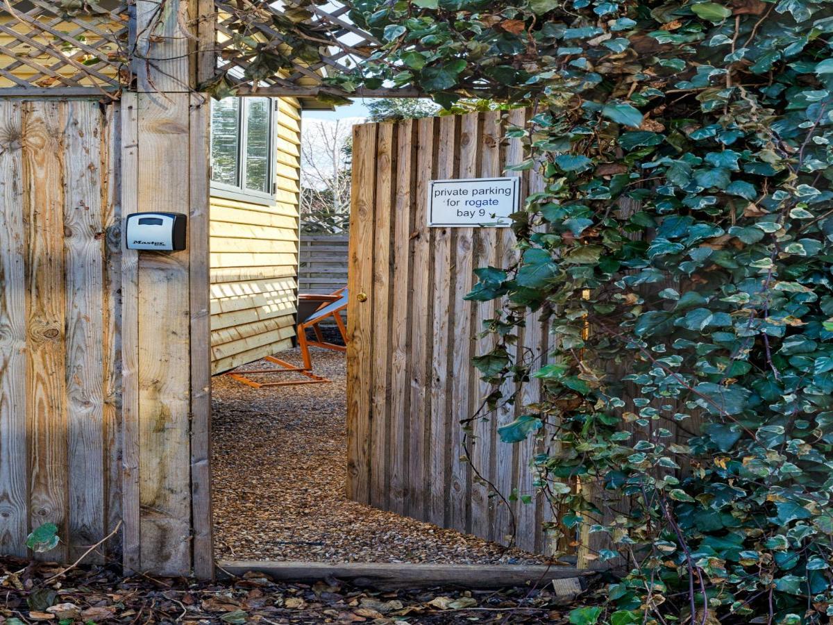 Pass The Keys Whitstable Shepherds Hut Minutes From The Harbour Villa Exteriör bild