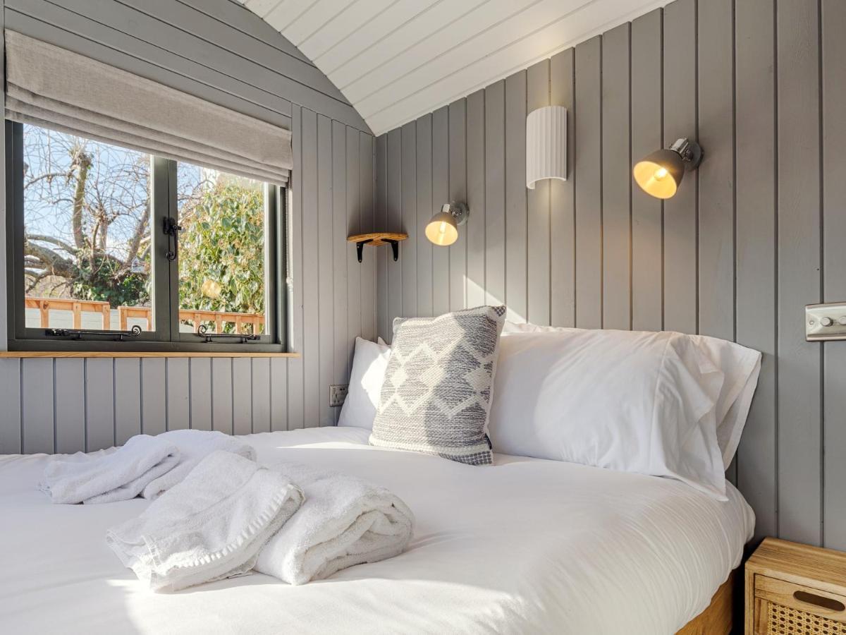 Pass The Keys Whitstable Shepherds Hut Minutes From The Harbour Exteriör bild