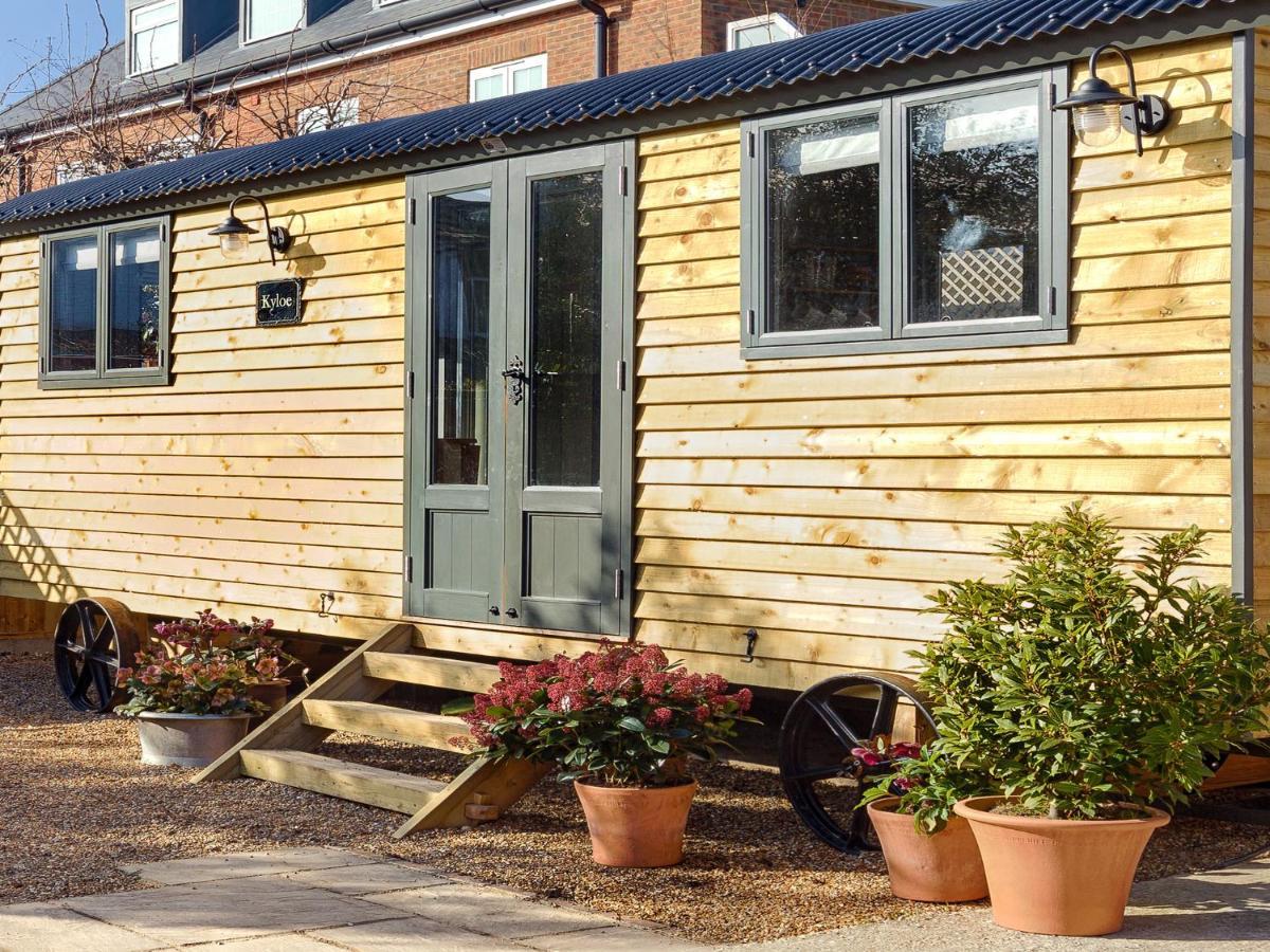 Pass The Keys Whitstable Shepherds Hut Minutes From The Harbour Villa Exteriör bild